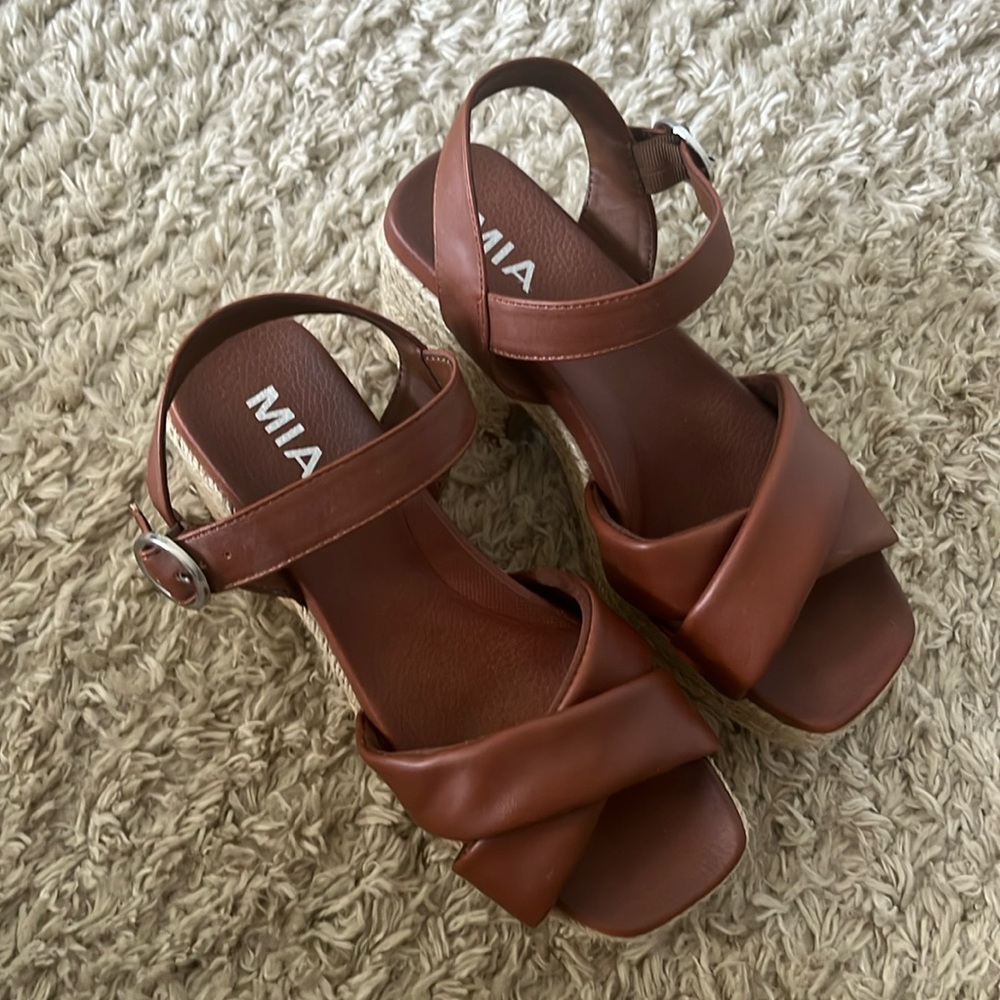 NWOT MIA Wedges